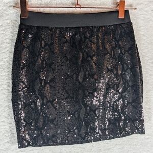 8-Guess Elegant Black Sequin Mini Skirt